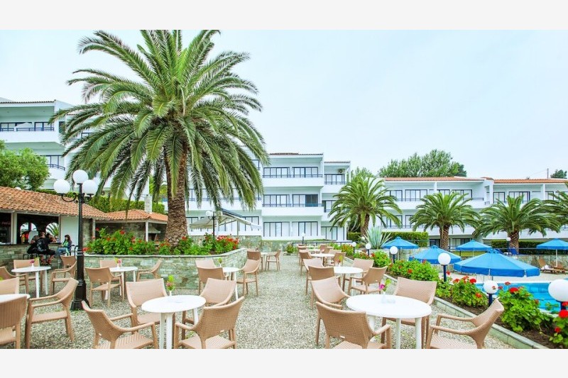 Хотел Xenios Port Marina 4