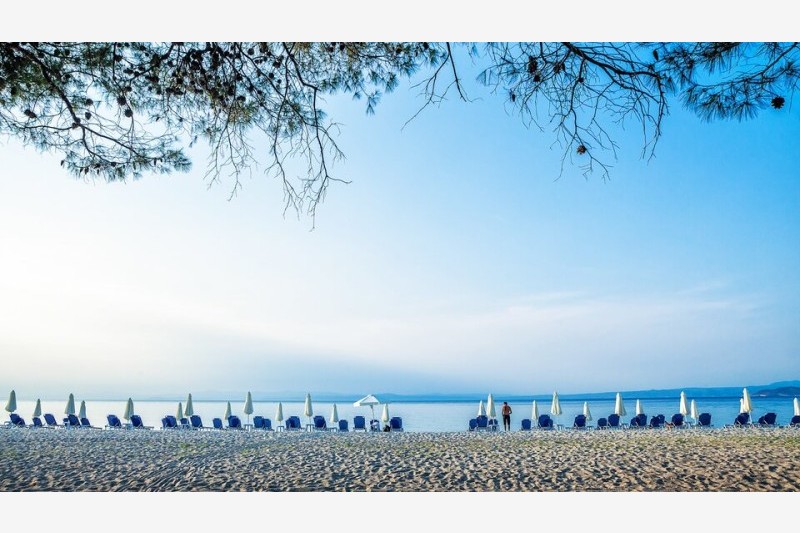 Хотел Xenios Port Marina 5
