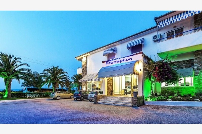 Хотел Xenios Port Marina